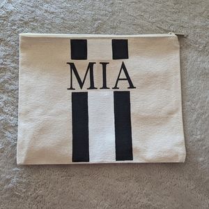 🍁 NWoT 🍁 MIA accessories pouch🍁